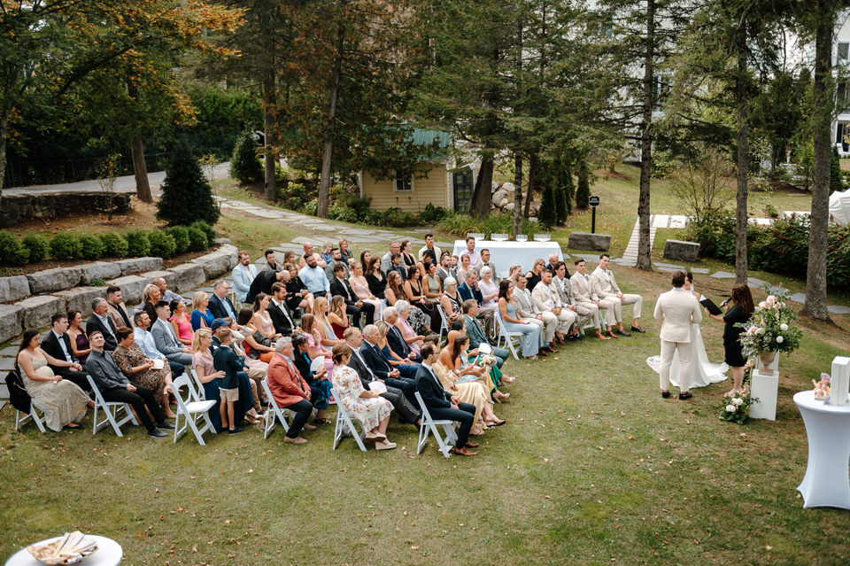 Mariage au Ripplecove Hotel & Spa – cérémonie extérieure
