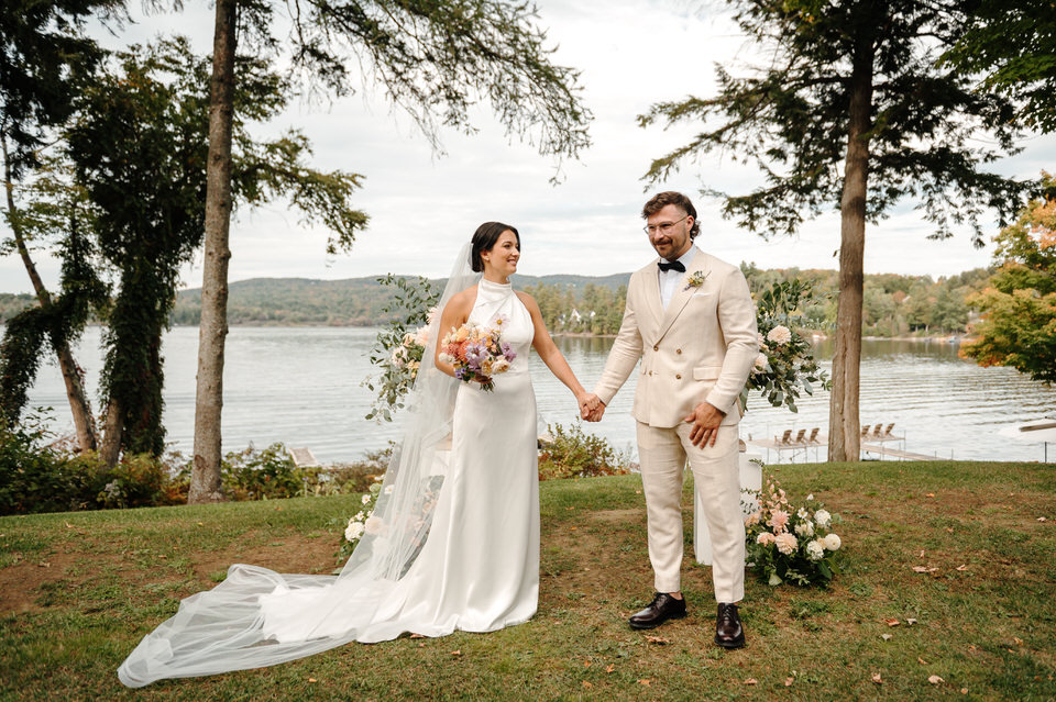 Mariage au Ripplecove Hotel & Spa – cérémonie extérieure