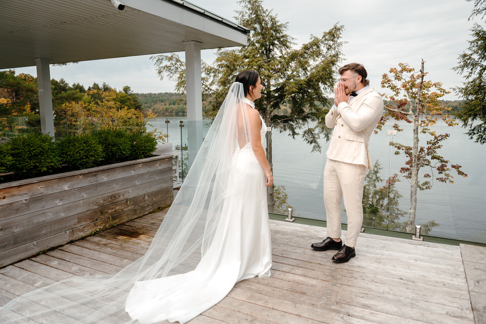 Mariage au Ripplecove Hotel & Spa – first look terrasse
