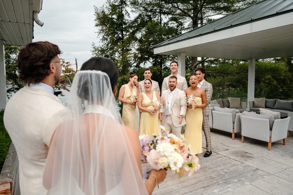 Mariage au Ripplecove Hotel & Spa – terrasse extérieure