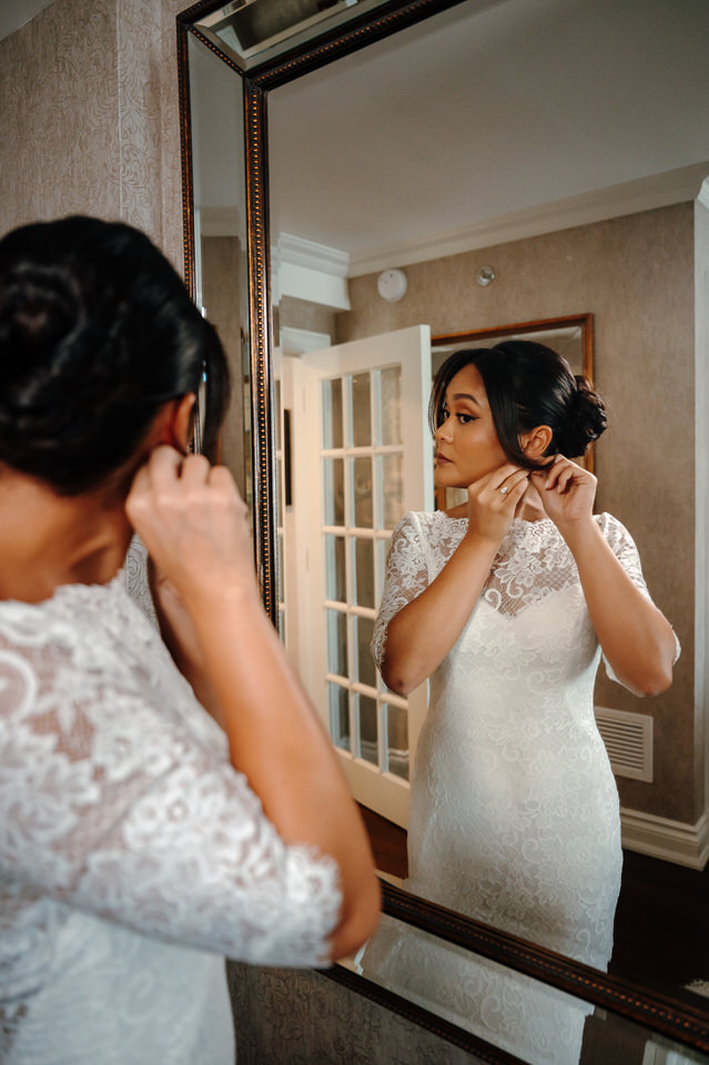 Bride getting ready at château vaudreuil