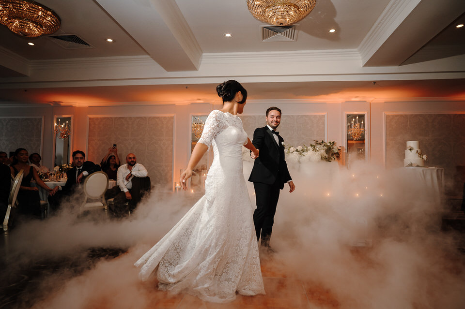 Newlyweds’ first dance at Château Vaudreuil with a romantic fog effect