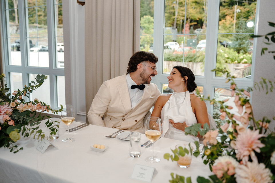 Mariage au Ripplecove Hotel & Spa – salle reception harmonie