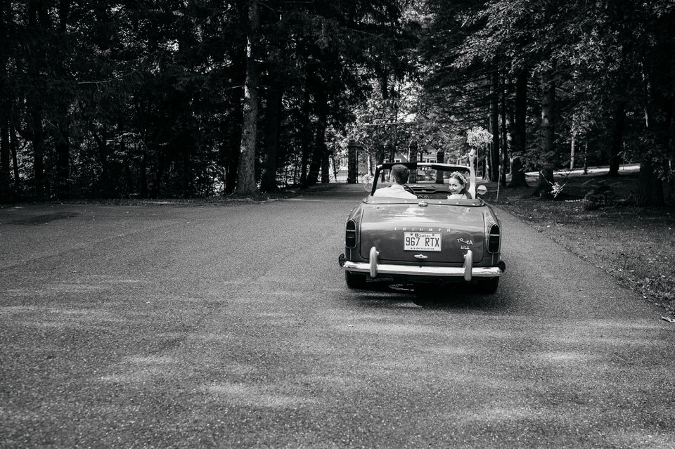 voiture mariage Manoir Maplewood couple