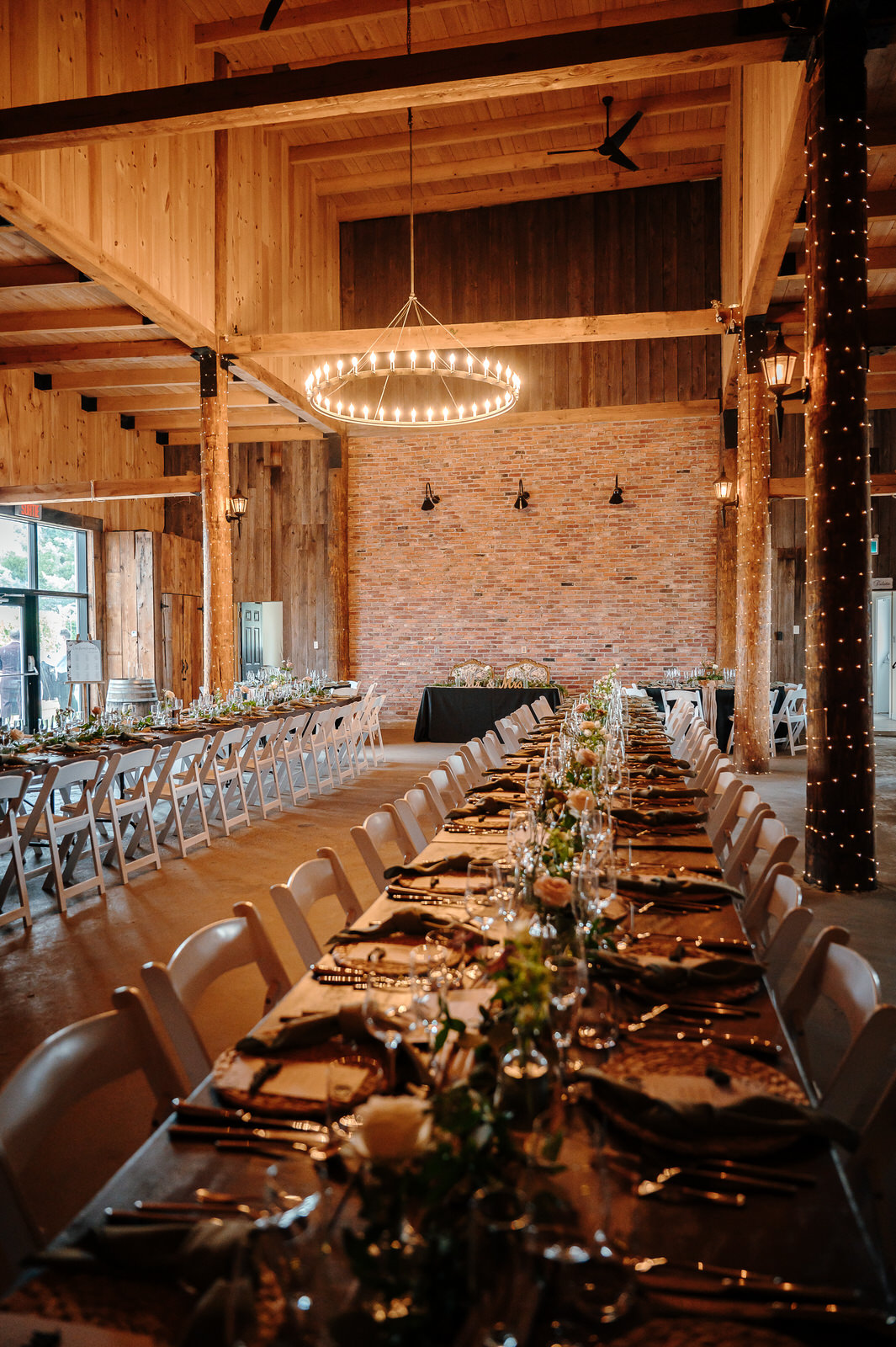 salle mariage au vignoble de La Bauge en Estrie, par MUST Photographie